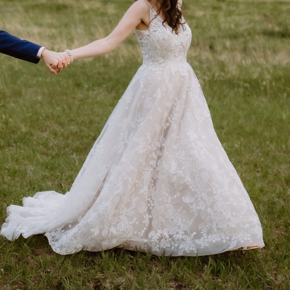 Mon Cherie Bridal Gown - Picture 1 of 7